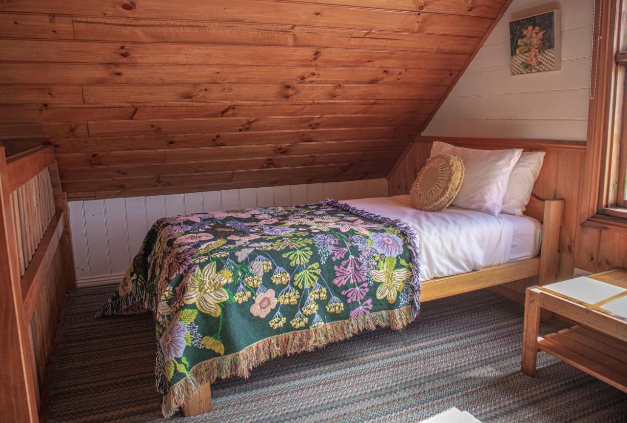 Gaol House Cottages Бичено Екстер'єр фото
